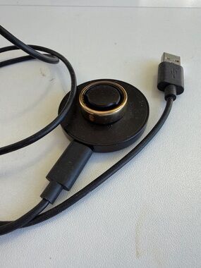 Ours Ring Gen 3 Rose Gold Sz 8 with USB Charging Dock